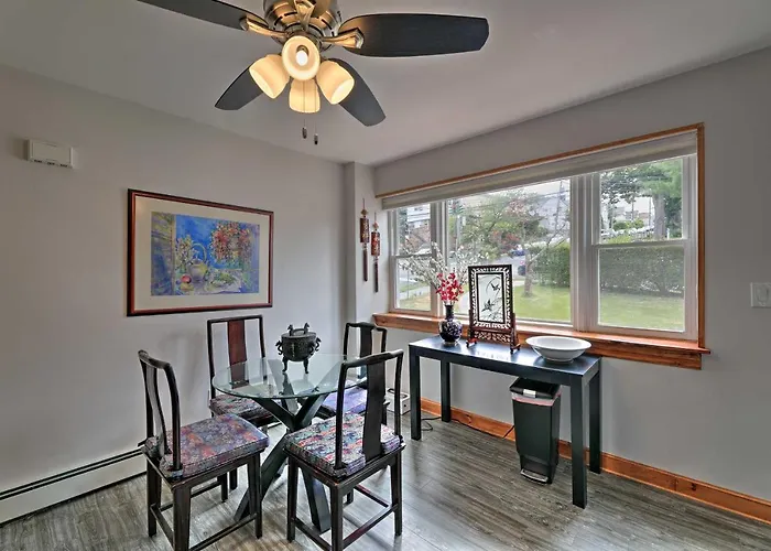 Pet friendly Yonkers Apt With Balcony Walk To Train Station!