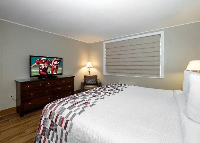 Herkimer hotels near Fort Herkimer Church
