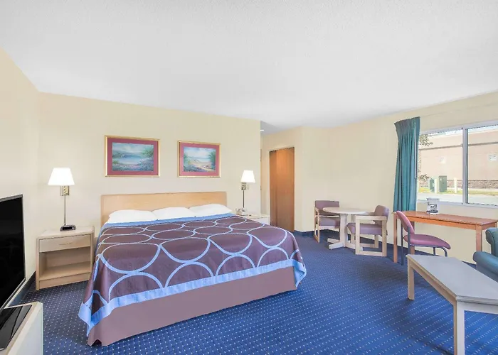 Canandaigua hotels near Canandaigua City Pier