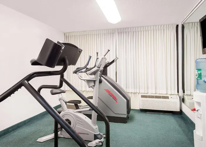 Ramada By Wyndham Watertown Thousand