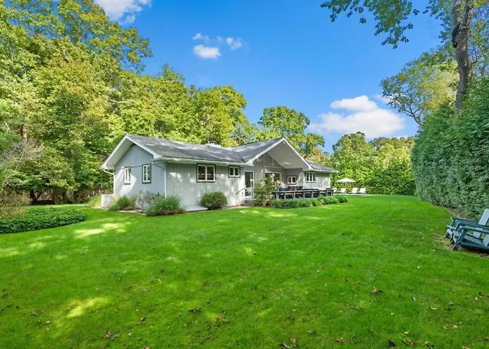 Deep Six Serene Retreat East Hampton with Pool