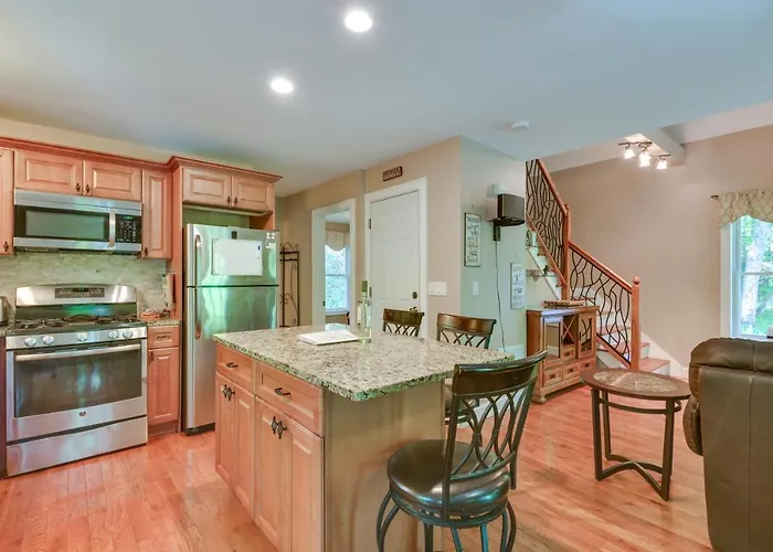 Pet friendly Game Room & Hot Tub: Old Forge Home!