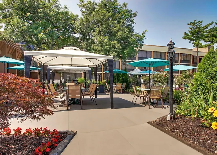 Holiday Inn Westbury-Long Island By Ihg Carle Place
