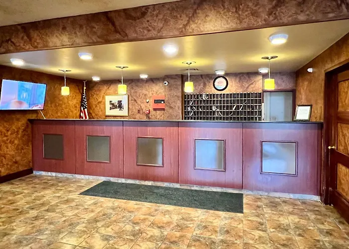 Buffalo hotels near Silo City