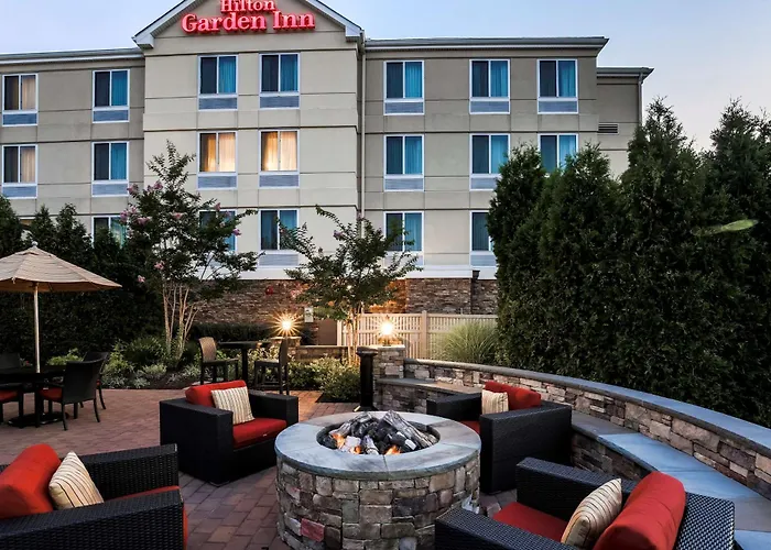 Plainview Hotels