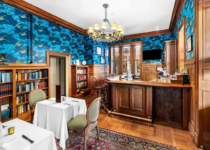 Lake George hotels near Adirondack Winery
