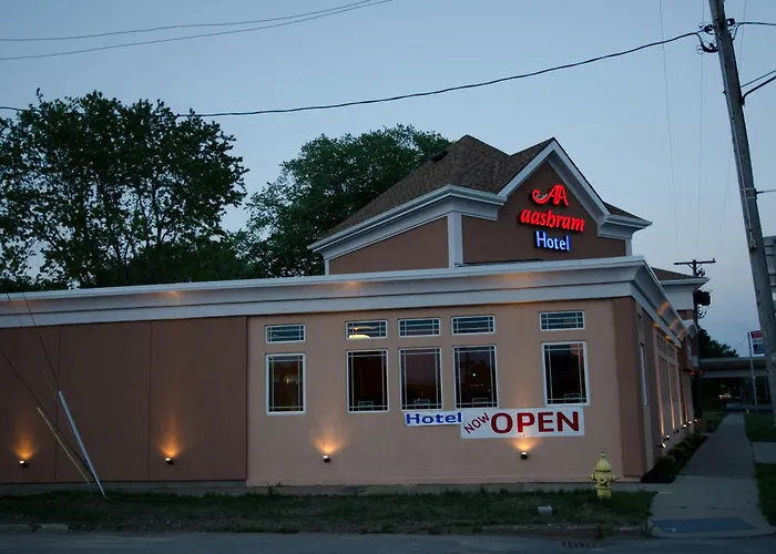 Aashram Hotel By Niagara River Niagara Falls