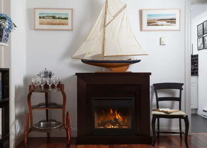 Harbor Knoll Bed And Breakfast Greenport