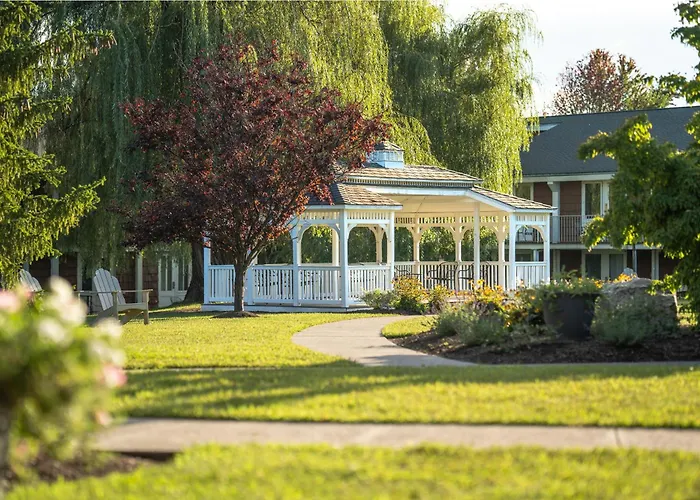 Tarrytown hotels near Philipsburg Manor