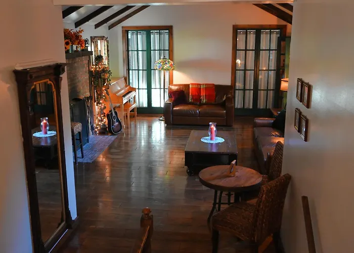 Averill Park Hotels