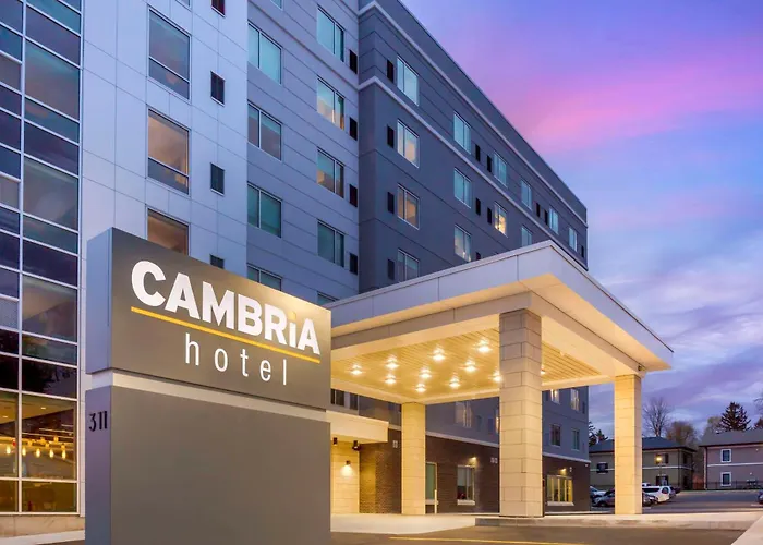 Cambria Hotel Niagara Falls