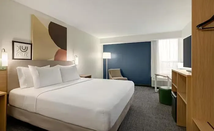 Spark By Hilton Lockport