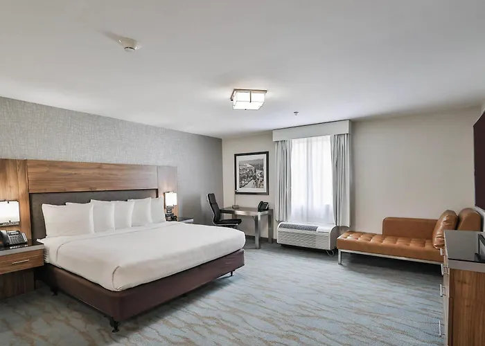 Otisville Hotels