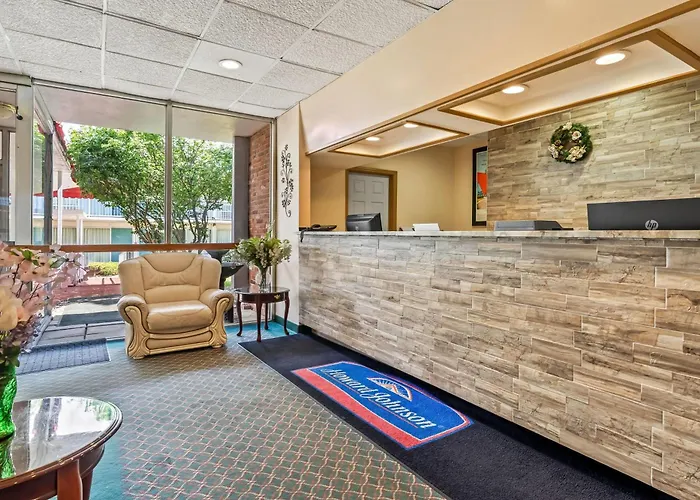 Howard Johnson By Wyndham Albany