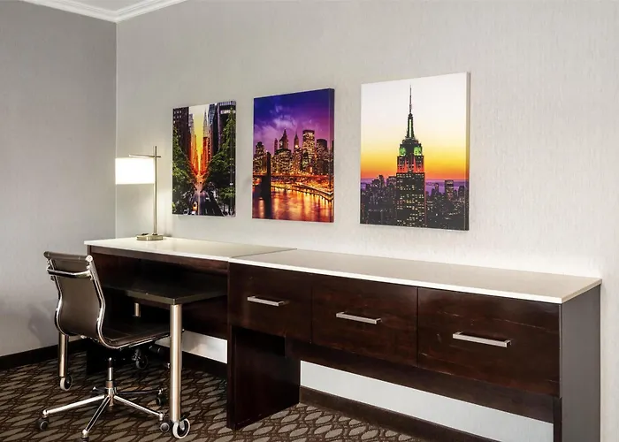 New York Hotels near Teterboro Airport (TEB)