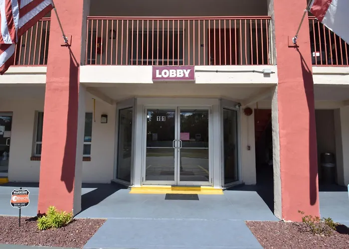 Oswego hotels near H Lee White Marine Museum