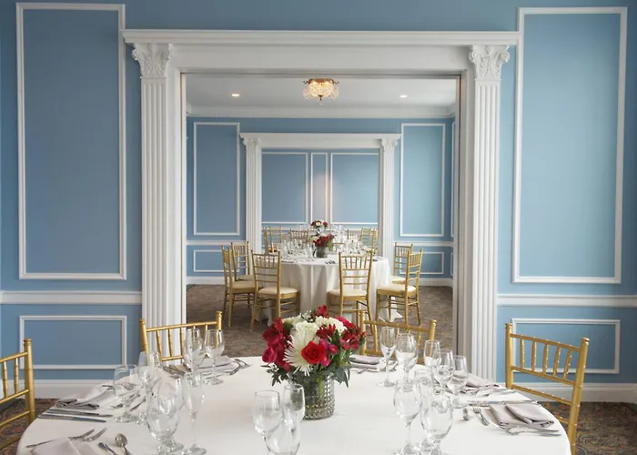 Syracuse hotels near Onondaga Historical Association