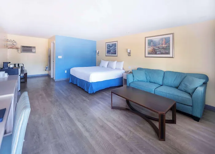 Hicksville Hotels