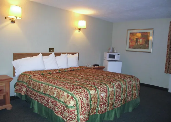 Oriskany Hotels