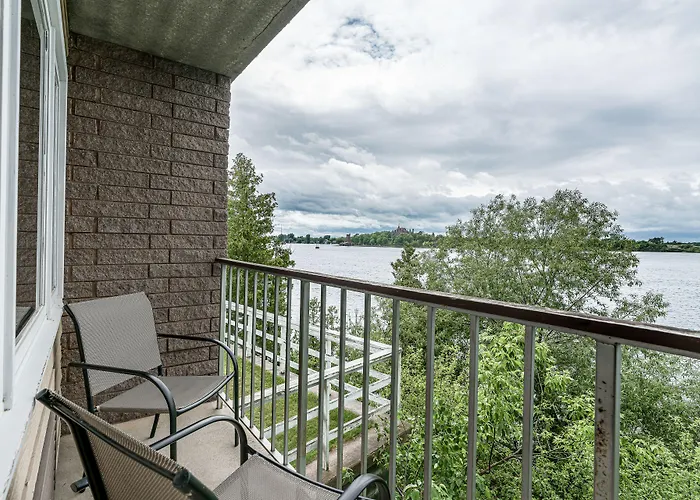 Alexandria Bay hotels near Boldt Castle and Yacht House