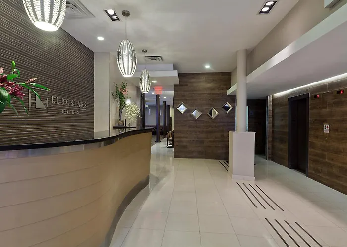 New York hotels near One World Observatory