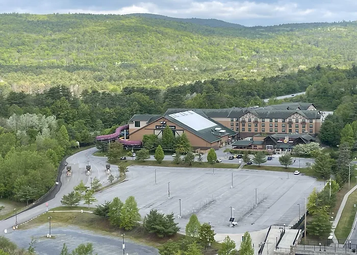 Six Flags Great Escape Lodge & Indoor Waterpark Queensbury
