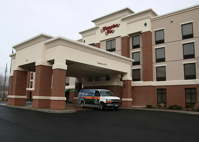 Webster hotels near Webster Museum and Historian's