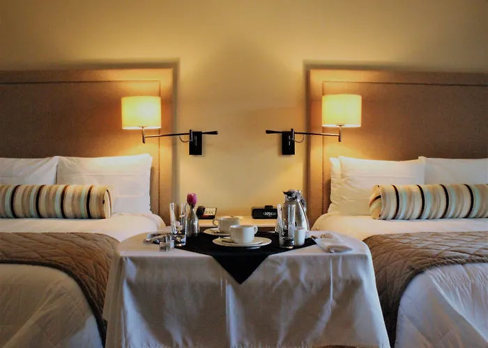 Saugerties hotels near Lighthouse