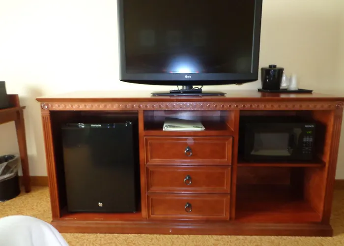 West Seneca Hotels