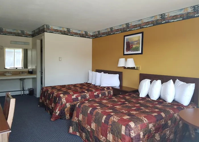 Old Forge hotels near Enchanted Forest Water Safari