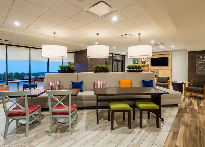 Niagara Falls Hotels near Buffalo Niagara International Airport (BUF)