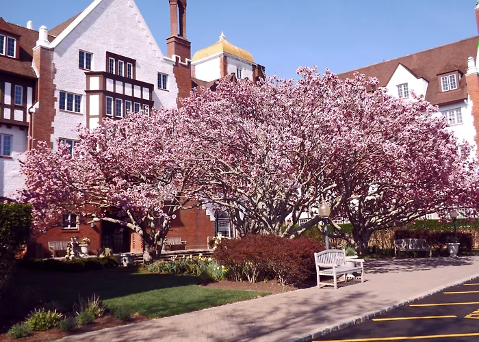 East Quogue Hotels