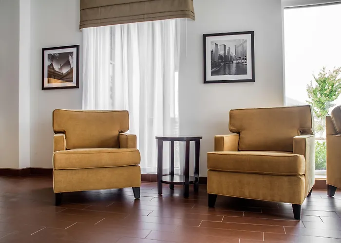 Whitesboro Hotels