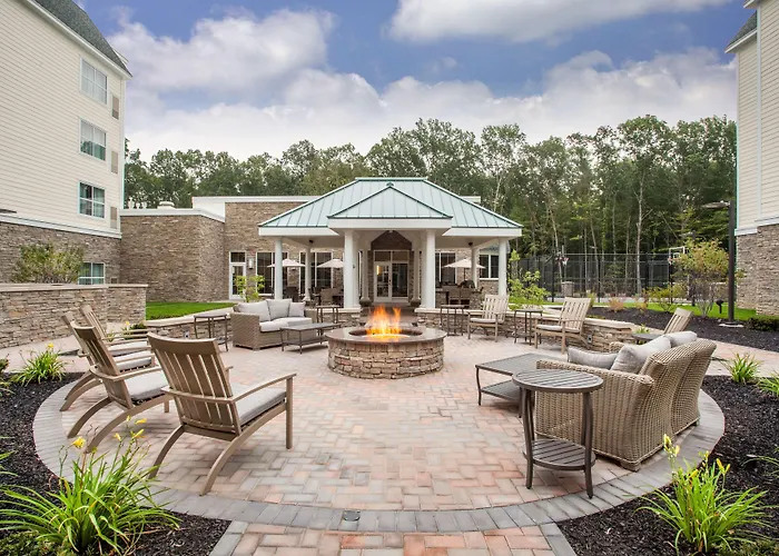 Homewood Suites By Hilton Saratoga Springs With a Casino