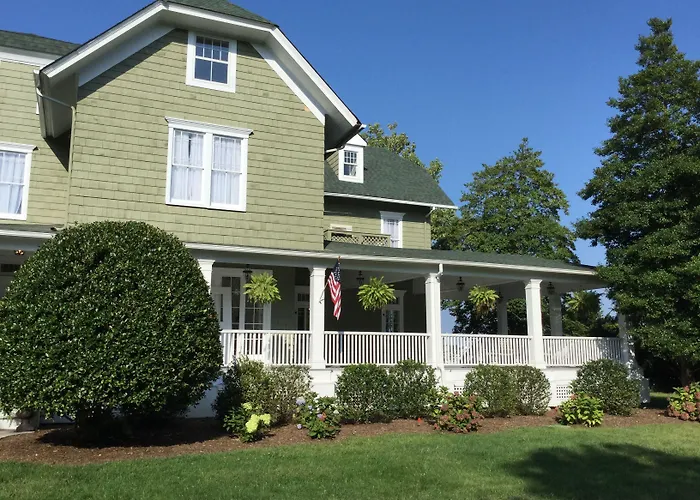 Bay Shore Hotels