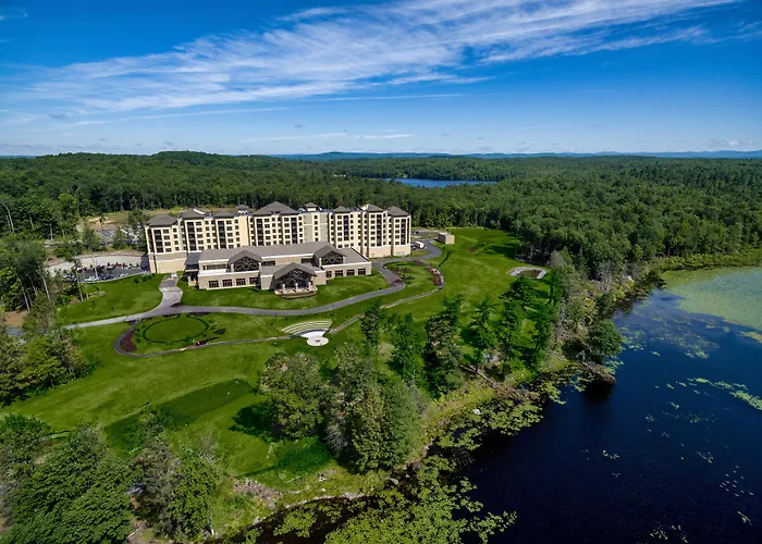 Monticello Hotels