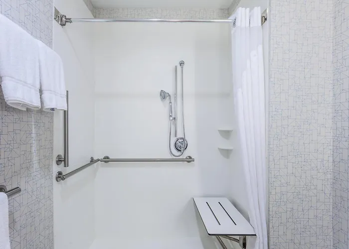 Holiday Inn Express Hauppauge-Long Island By Ihg