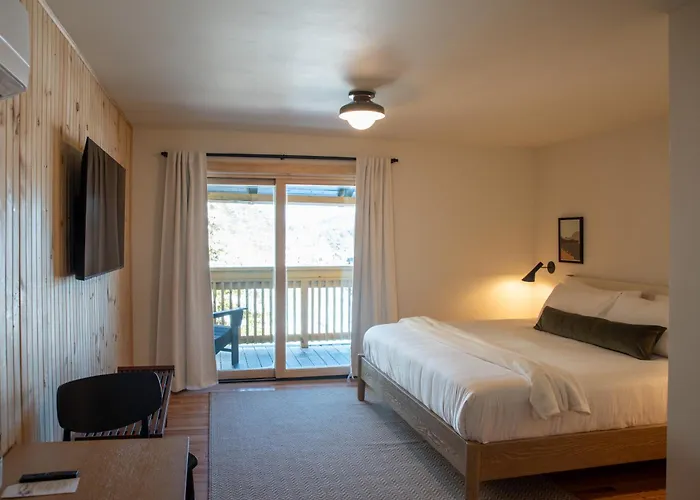 Adirondack Spruce Lodge Wilmington