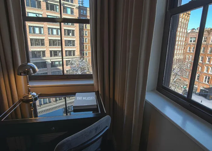 Elmont Hotels