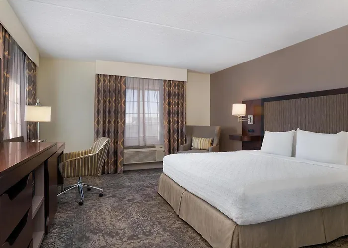 Rockville Centre hotels near Hempstead Lake State Park