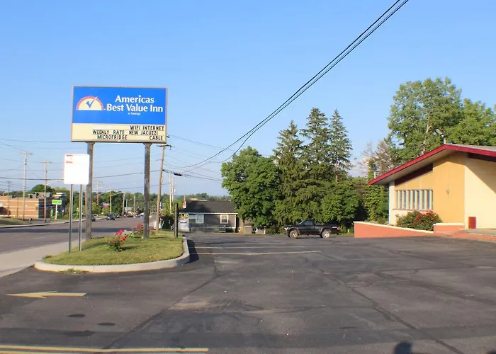 Geneva Pet Friendly Lodging and Hotels near Seneca Lake State Park