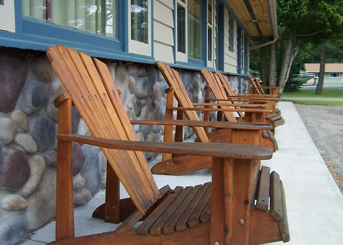Old Forge hotels near Nicks Lake