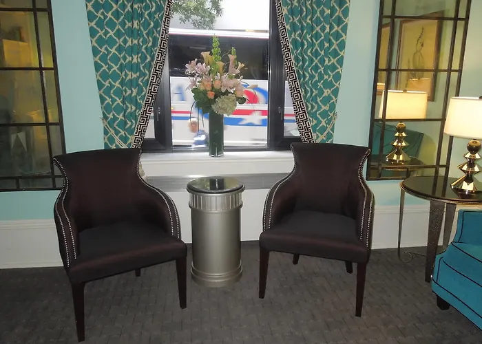 New York hotels near Seaport District NYC