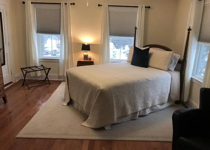 Southold hotels near Pindar Vineyards