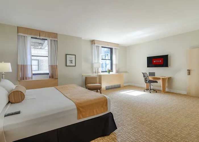 New York hotels near African Burial Ground National Monument